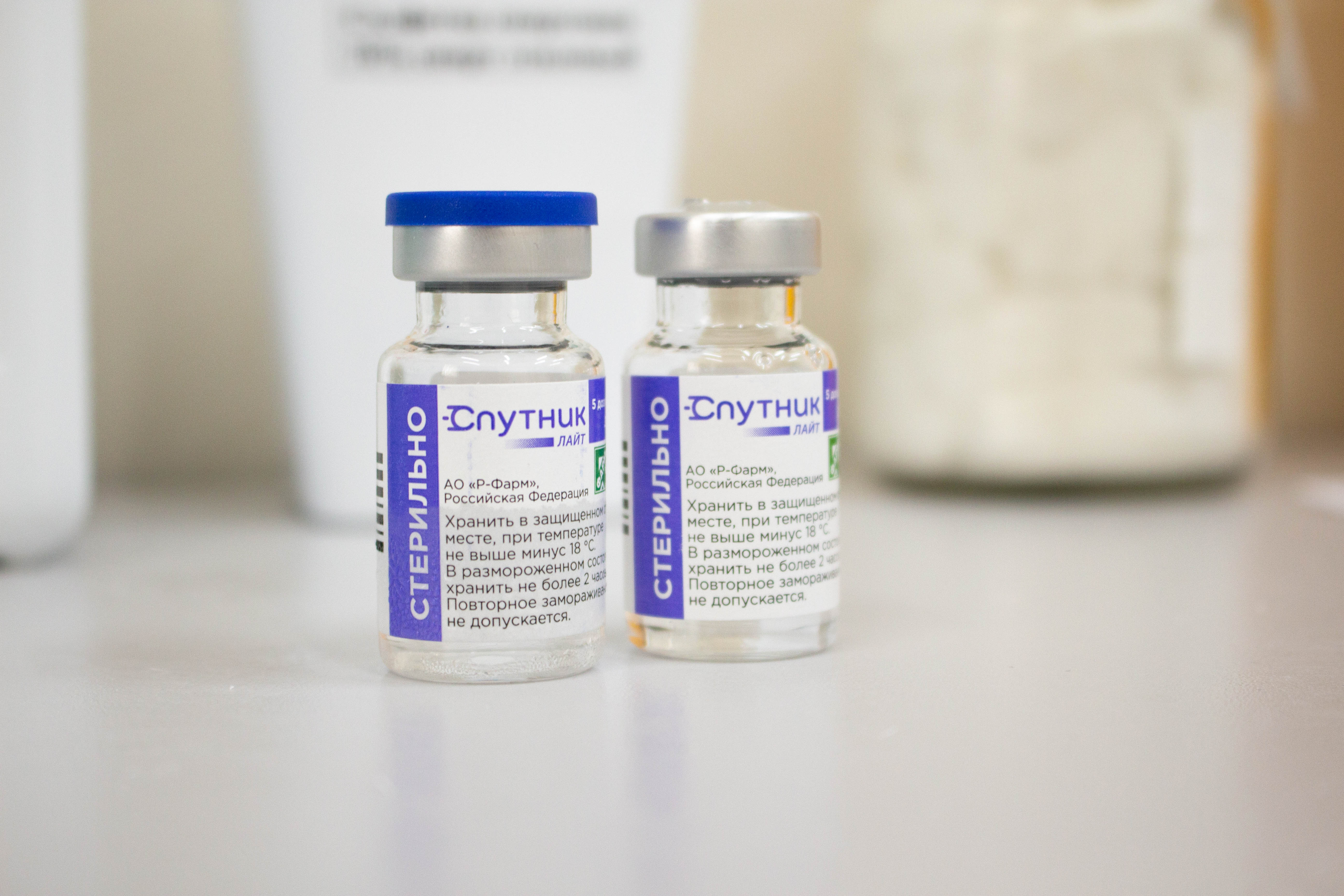 В Лангепасскую городскую больницу поступила новая вакцина "Спутник Лайт"